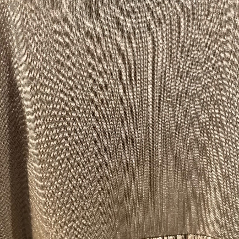 Hollister Metallic Gold party Dress with pleated skirt - Picture 6 of 7